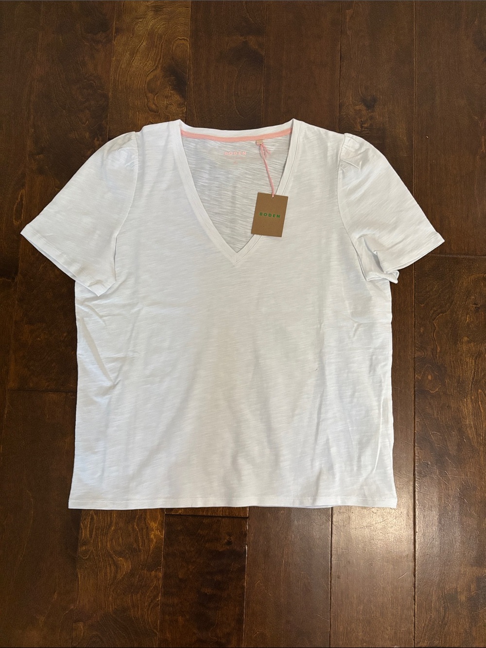 NWT Boden White V-Neck Short Sleeve Tee with Puff Shoulders size Medium